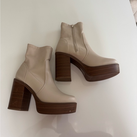 Shoes - Women Platform Boots